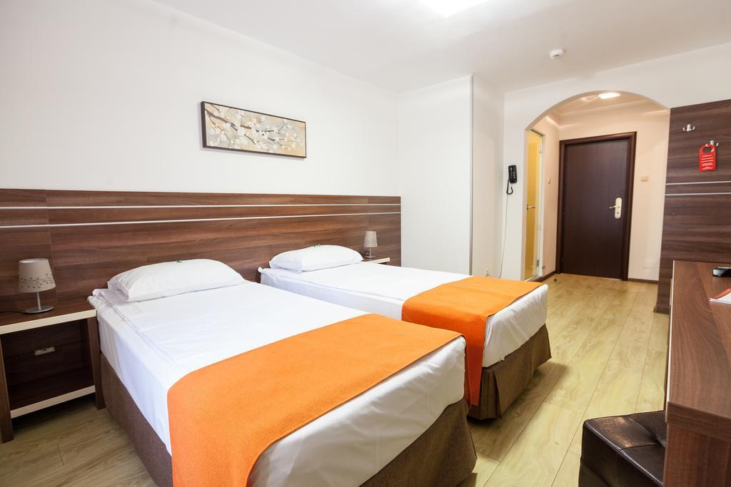 Hotel Citadella Bucharest Room photo
